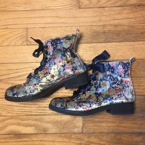 Floral boots